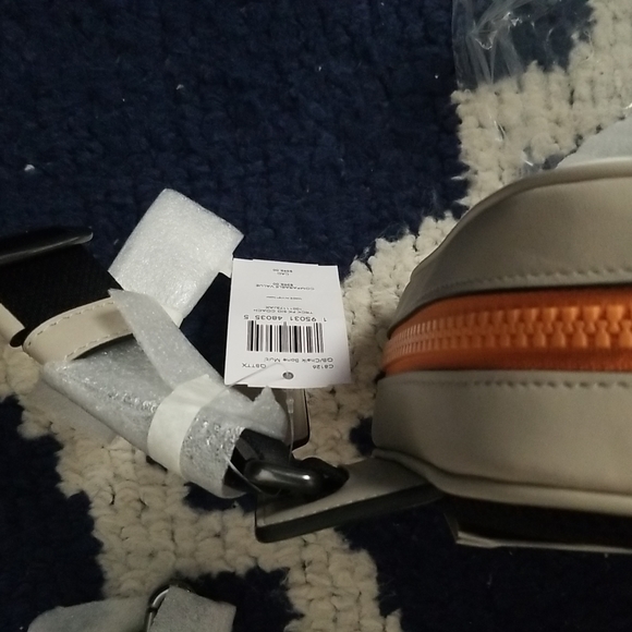 Coach - Picture 3 of 4